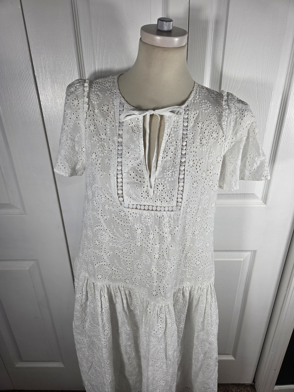 Draper James Eyelet Midi Dress White Tie Neck Flutter Sleeve Size S